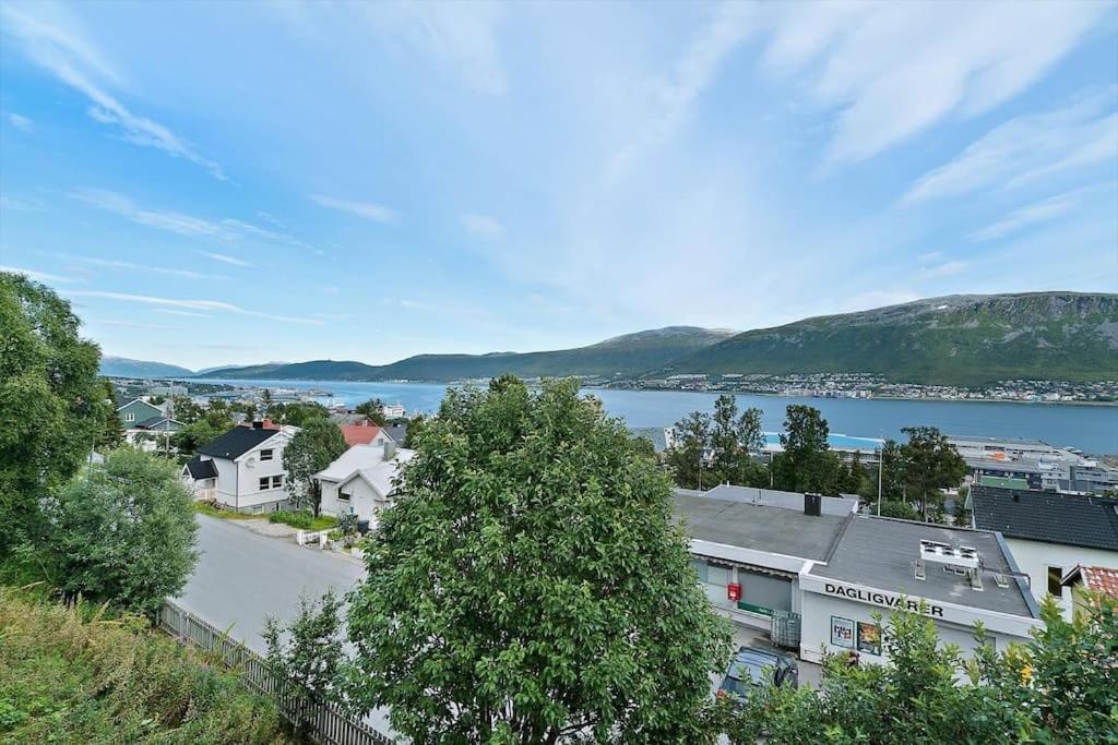 Appartement Stunning Views & Location In *