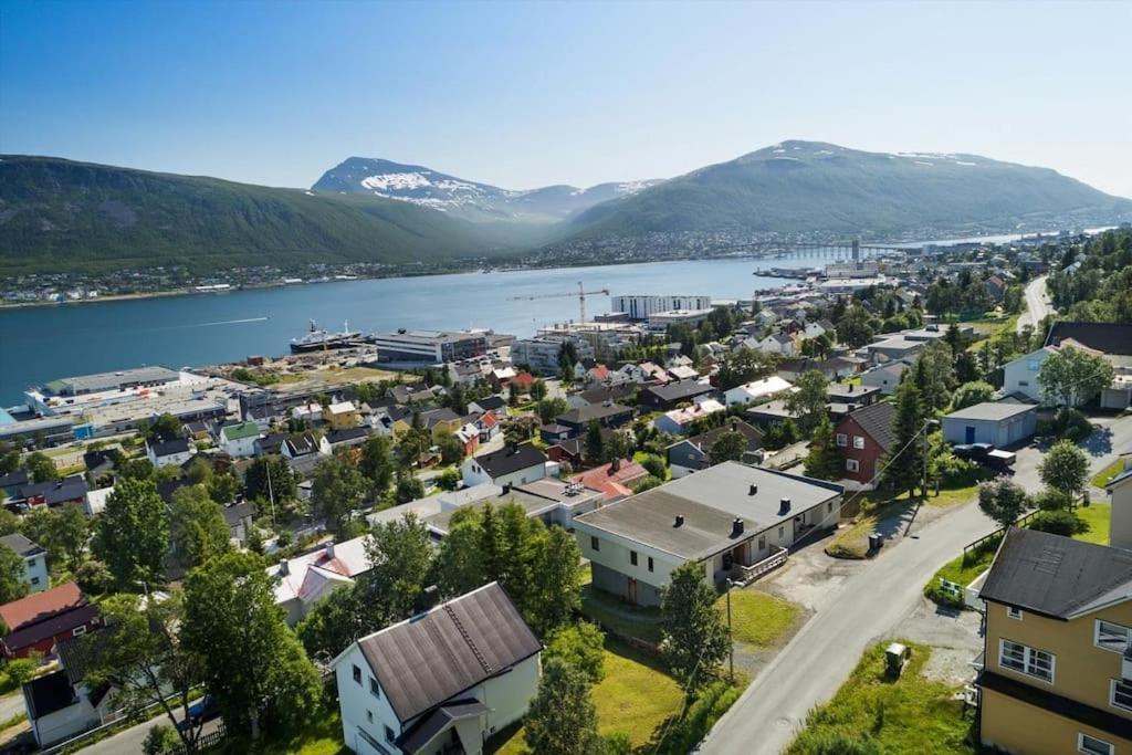 Appartement Stunning Views & Location In *